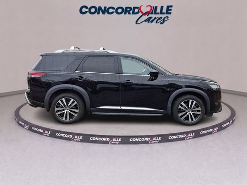 Certified 2023 Nissan Pathfinder Platinum w/ Lighting Package (N93) FWD image 8