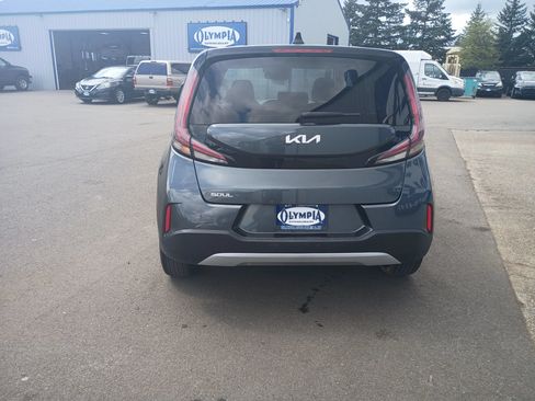 Used 2024 Kia Soul LX w/ Option Group 015 FWD image 9