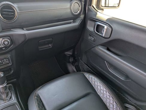 Used 2021 Jeep Wrangler Unlimited Sahara AWD/4WD image 6
