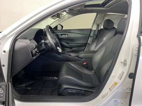 Used 2024 Honda Accord Touring image 11