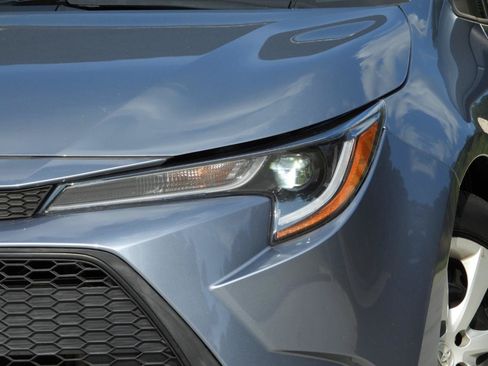 Used 2022 Toyota Corolla LE FWD image 4