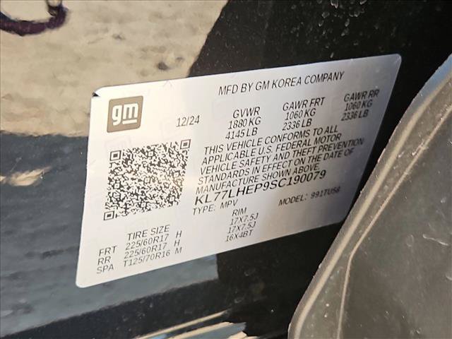 Used 2025 Chevrolet Trax LT FWD image 23
