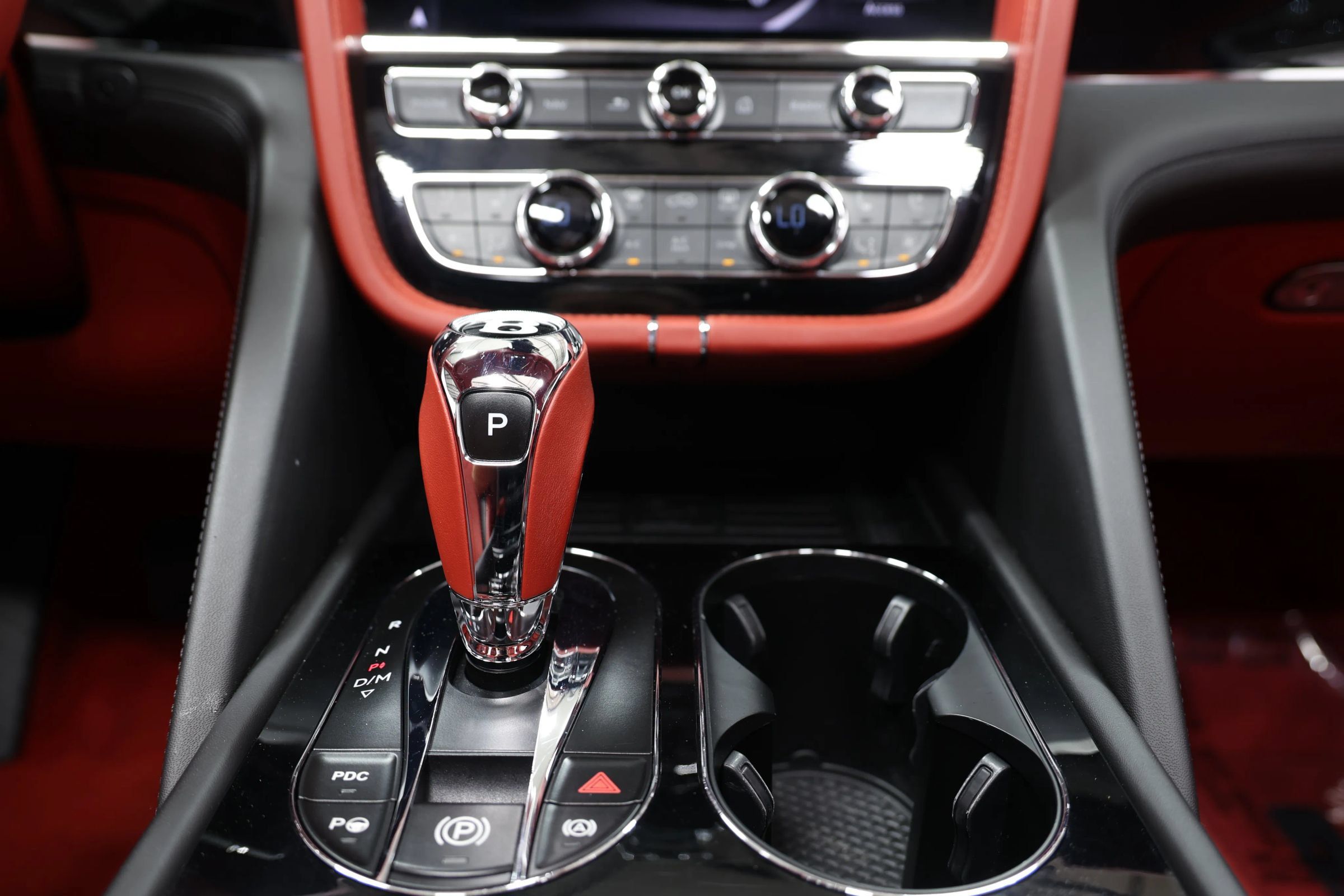 Used 2022 Bentley Bentayga AWD/4WD image 51