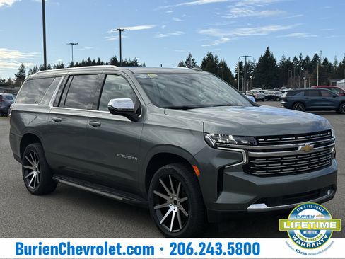 Used 2023 Chevrolet Suburban Premier image 7