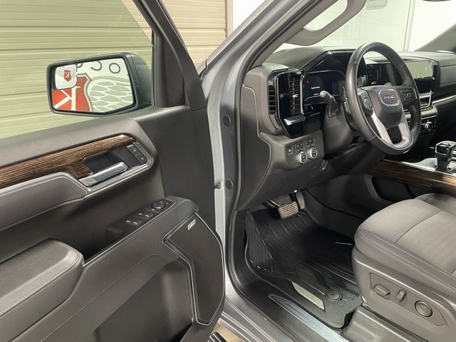 Used 2025 GMC Sierra 1500 Elevation w/ Preferred Package AWD/4WD image 10