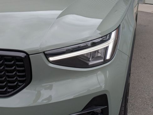 Used 2023 Volvo XC40 B5 Ultimate w/ Climate Package AWD/4WD image 10