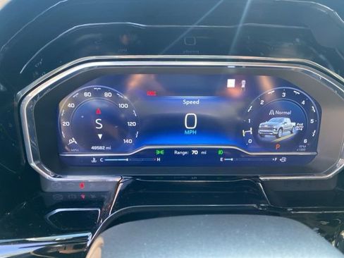 Used 2022 Chevrolet Silverado 1500 ZR2 w/ Technology Package image 37