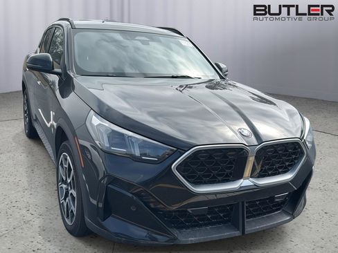 Used 2025 BMW X2 xDrive28i w/ Premium Package image 3