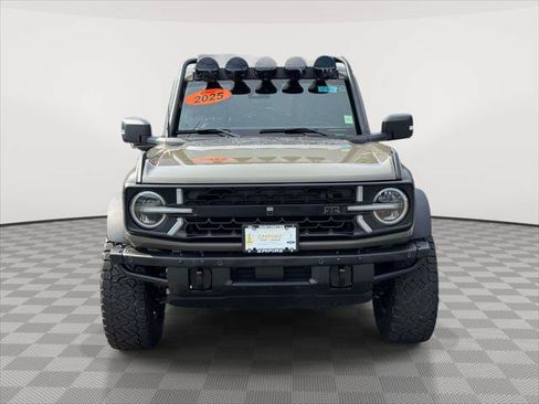 Used 2025 Ford Bronco Badlands AWD/4WD image 2