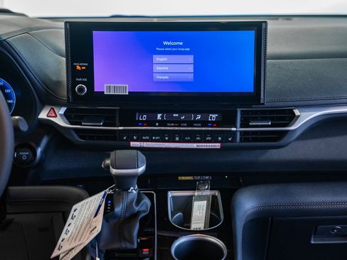 New 2026 Toyota Sienna Platinum image 22