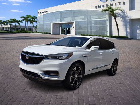 Used 2018 Buick Enclave Essence image 3