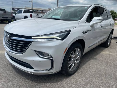Used 2023 Buick Enclave Essence w/ Experience Buick Package FWD image 6