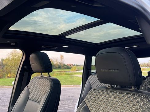 Used 2024 GMC Acadia Denali w/ Super Cruise Package image 21