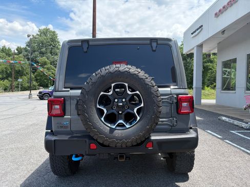 Used 2022 Jeep Wrangler Unlimited Rubicon 4xe w/ Steel Bumper Group AWD/4WD image 8