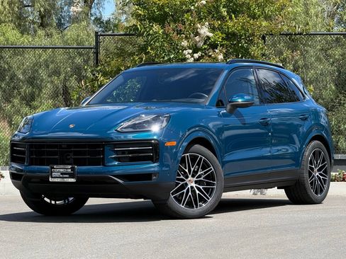 Used 2026 Porsche Cayenne AWD/4WD image 1