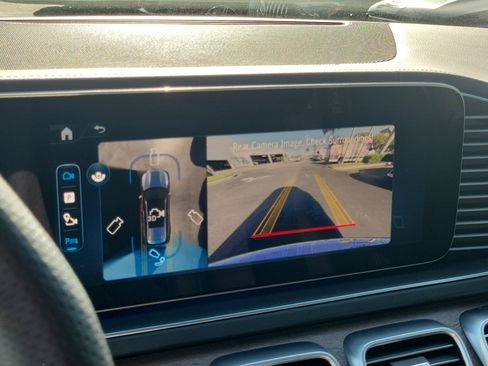 New 2026 Mercedes-Benz GLS 580 4MATIC image 19