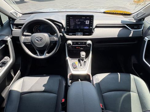 Used 2022 Toyota RAV4 Limited FWD image 11