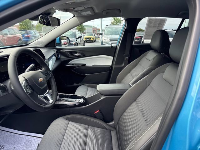 Used 2025 Chevrolet Trax LT w/ Driver Confidence Package FWD image 10