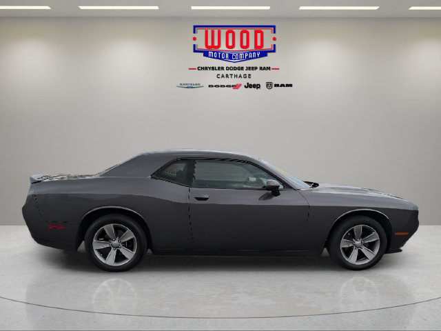 Used 2021 Dodge Challenger SXT RWD image 2