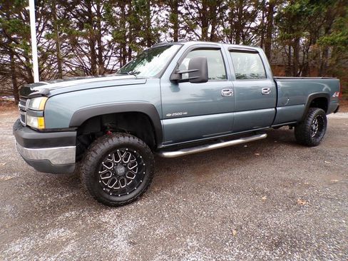 Used 2006 Chevrolet Silverado 2500 W/T image 1