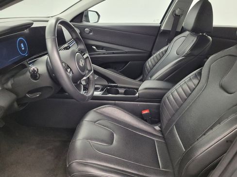 Used 2025 Hyundai Elantra Limited FWD image 17