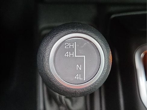 New 2025 Jeep Gladiator Sport image 17