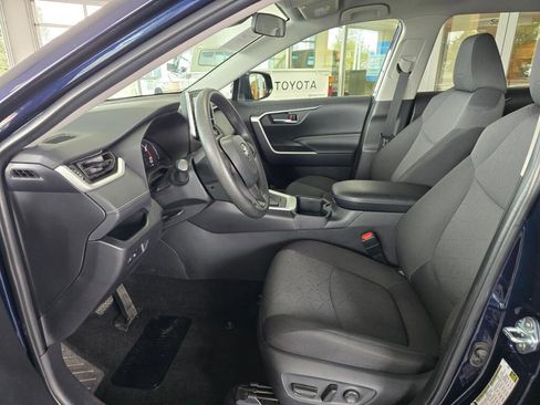 Used 2025 Toyota RAV4 XLE image 21