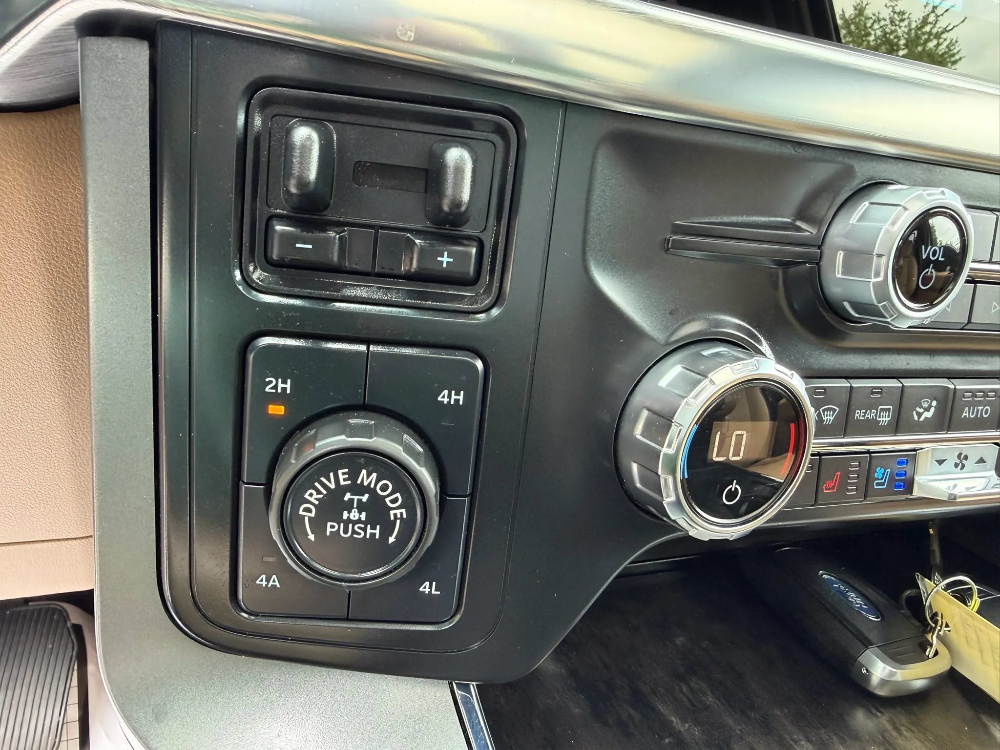 Used 2021 Ford F150 Lariat w/ Equipment Group 502A High AWD/4WD image 28