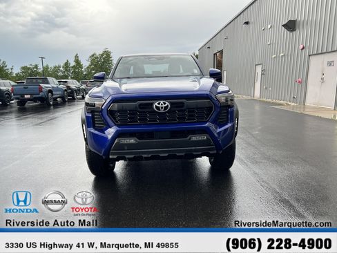 Used 2024 Toyota Tacoma TRD Off-Road AWD/4WD image 2