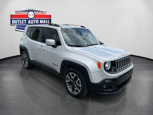 Used 2018 Jeep Renegade Latitude FWD image 1