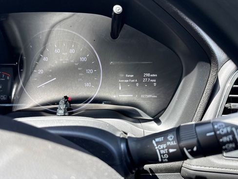 Used 2022 Honda HR-V EX image 9