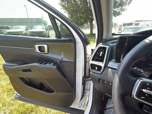 Used 2022 Kia Sorento S FWD image 24