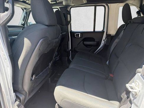 Used 2024 Jeep Wrangler Unlimited Rubicon 4xe AWD/4WD image 19