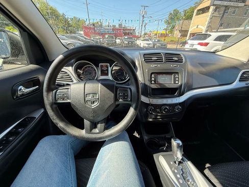 Used 2016 Dodge Journey SXT image 32