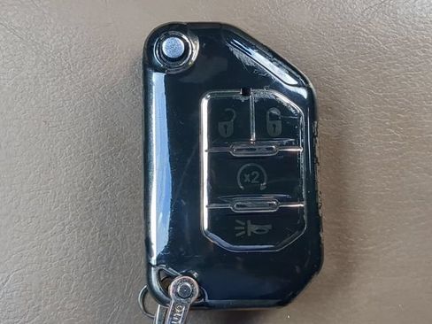 Used 2020 Jeep Gladiator Rubicon AWD/4WD image 34