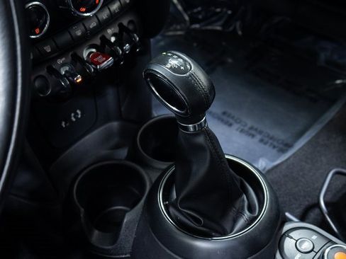 Used 2018 MINI Cooper 2-Door Hardtop image 17