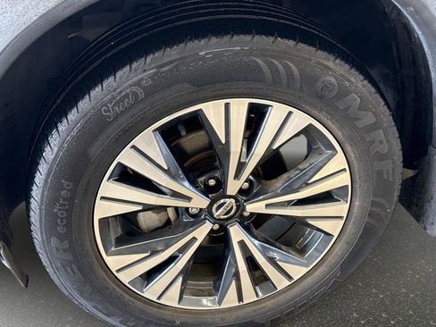 Used 2021 Nissan Rogue SV image 10