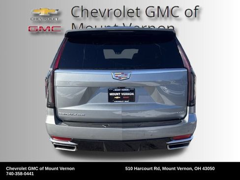 Used 2023 Cadillac Escalade Premium Luxury image 4