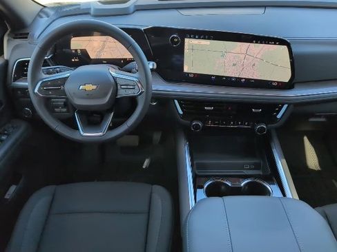 New 2026 Chevrolet Suburban LS image 4