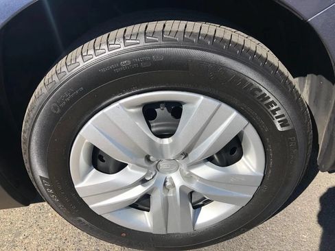 Used 2016 Subaru Outback 2.5i AWD/4WD image 9