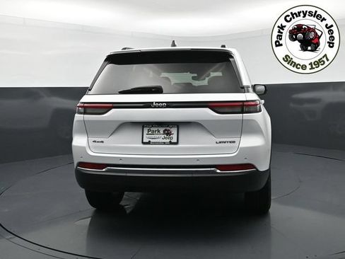 Used 2024 Jeep Grand Cherokee Limited AWD/4WD image 5
