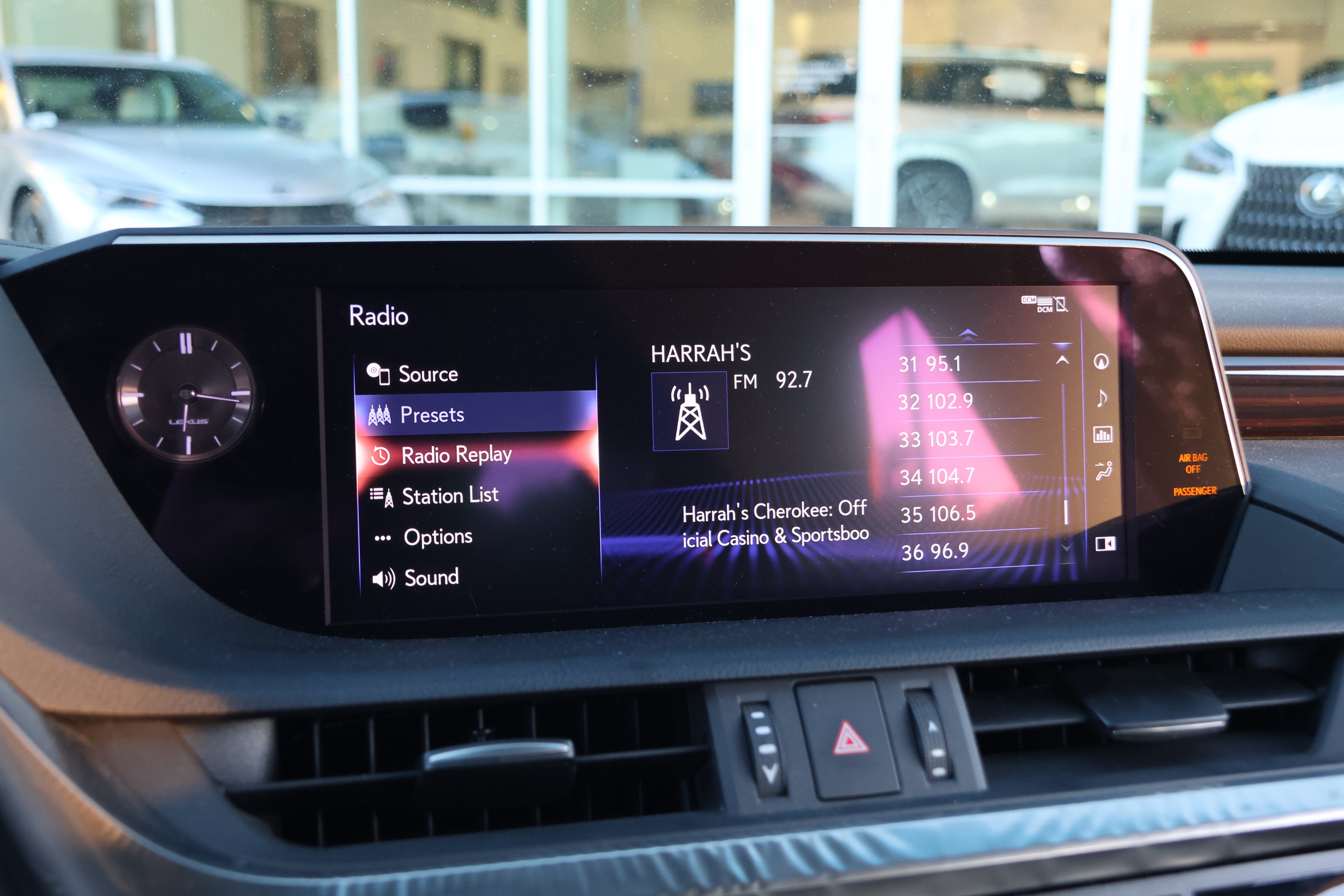 Used 2020 Lexus ES 300h w/ Premium Package FWD image 18