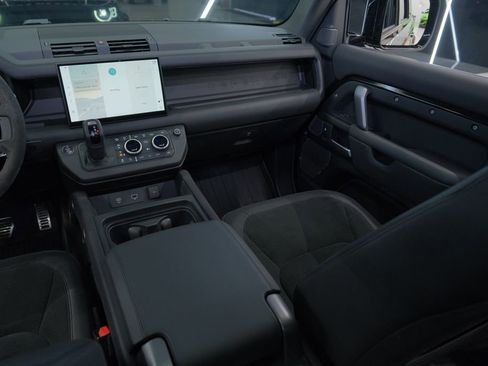 Used 2023 Land Rover Defender 110 V8 image 66