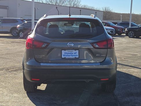 Used 2019 Nissan Rogue Sport SL w/ Premium Package image 6