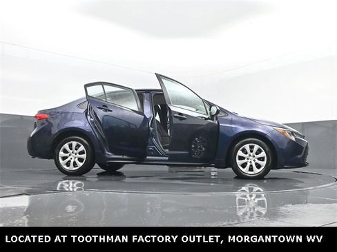 Used 2025 Toyota Corolla LE image 29