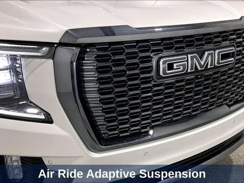 Used 2024 GMC Yukon XL Denali Ultimate AWD/4WD image 44