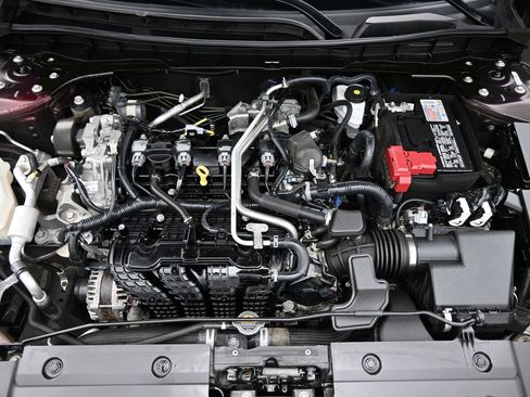 Used 2024 Nissan Altima 2.5 SV FWD image 9