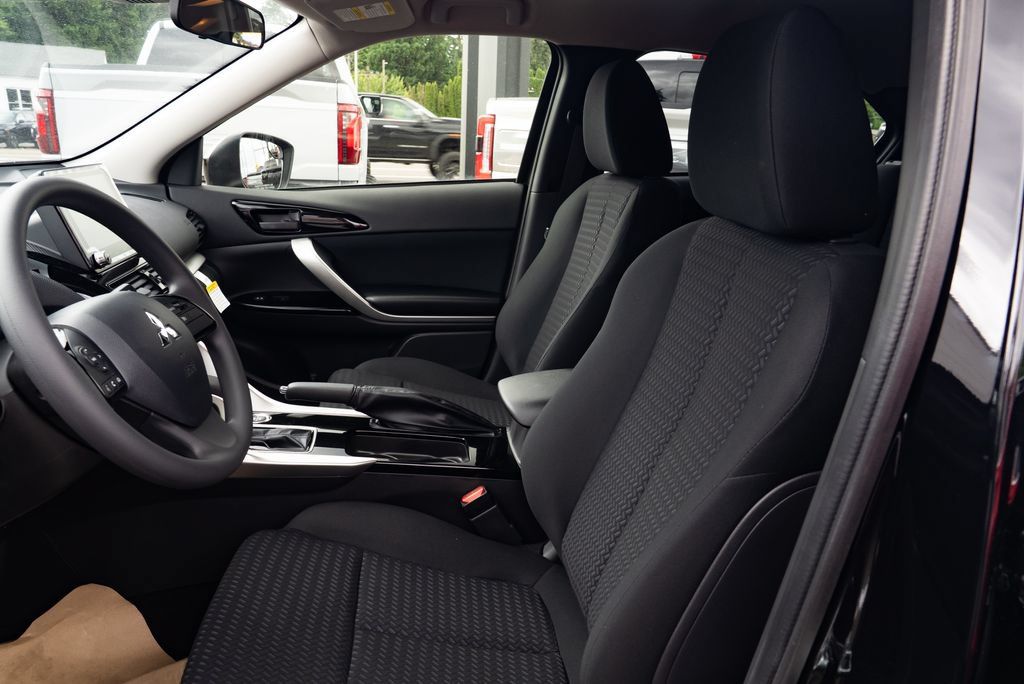 New 2026 Mitsubishi Eclipse Cross LE AWD/4WD image 18