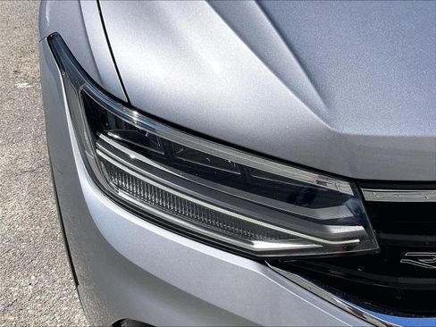 Certified 2023 Volkswagen Tiguan SE R-Line AWD/4WD image 27