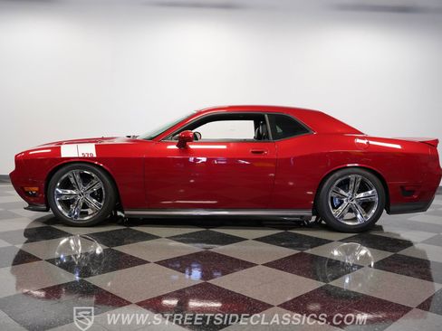 Used 2010 Dodge Challenger R/T w/ Sound Group image 2